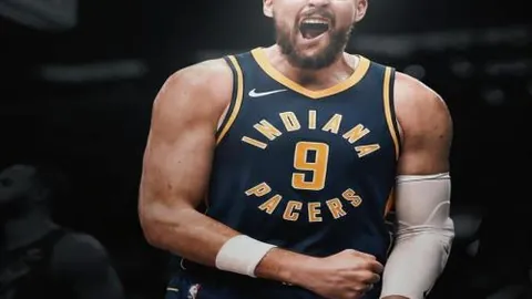 朱芳雨与郭艾伦同享惬意晚餐：烧烤盛宴温馨感人