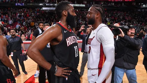 佩特罗鲁激战斯洛博齐亚：决战在即，谁能问鼎巅峰？